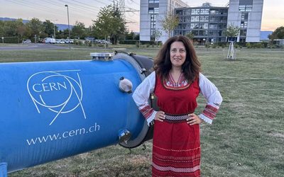 От Добрич до ЦЕРН: Нели Няголова пренася голямата наука в класната стая